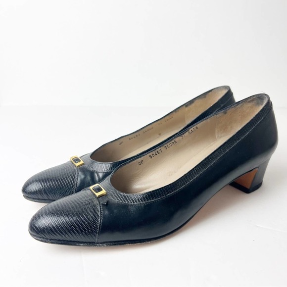 Salvatore Ferragamo Vintage Black Low Cut Heels SZ 7.5 AAAA - Picture 5 of 9